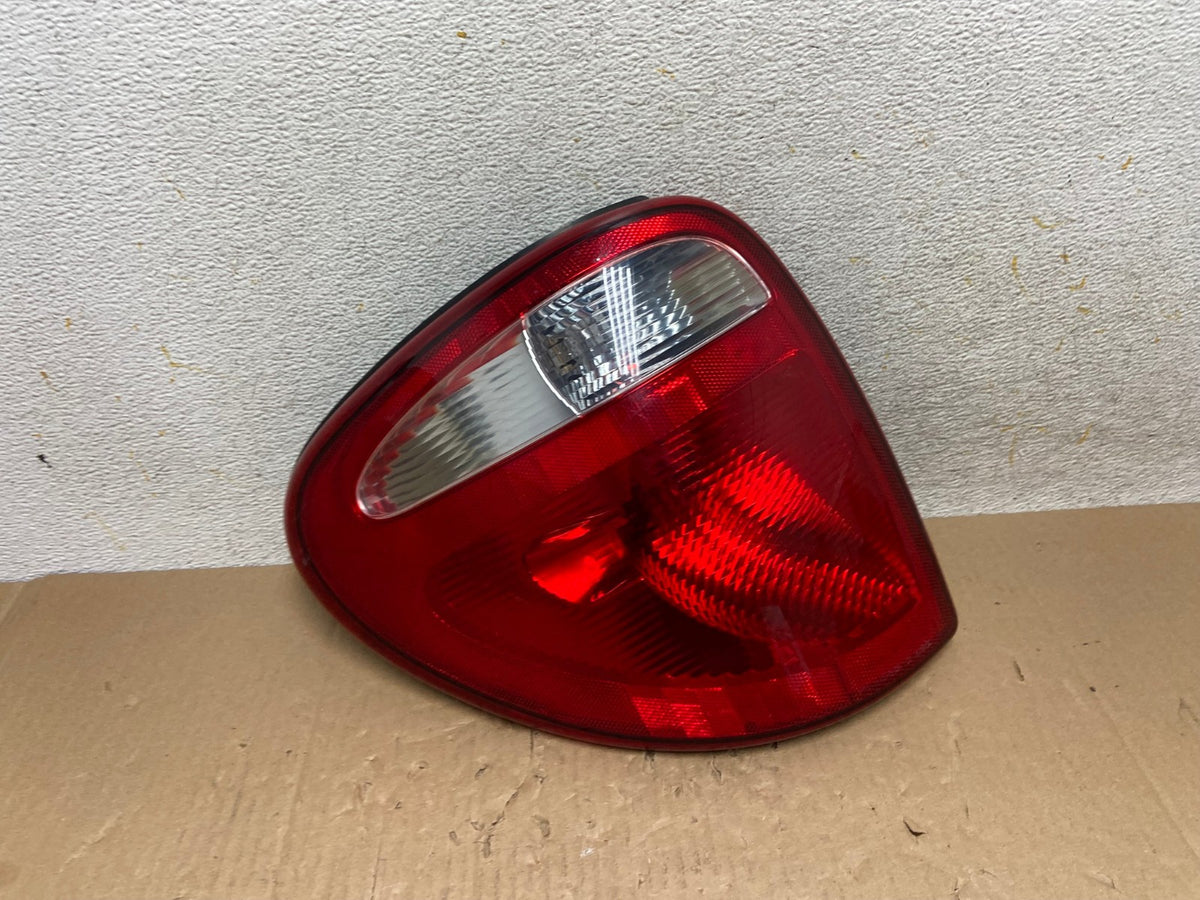 2004 to 2007 Dodge Grand Caravan Left Driver Lh Tail Light AI1253 LK0