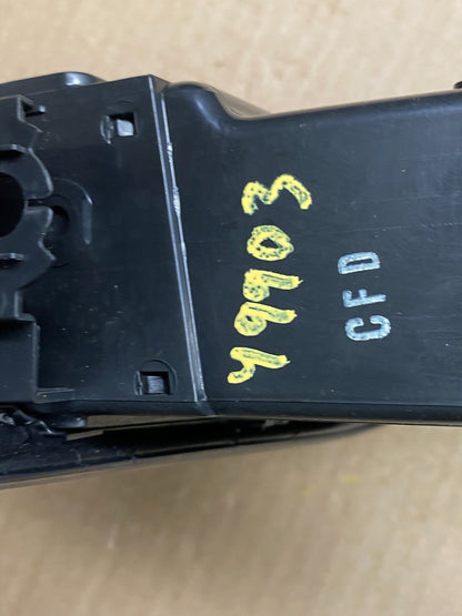 2006 - 2012 Kia Sedona Entourage Left Driver Center Air Vent y9903 DG5