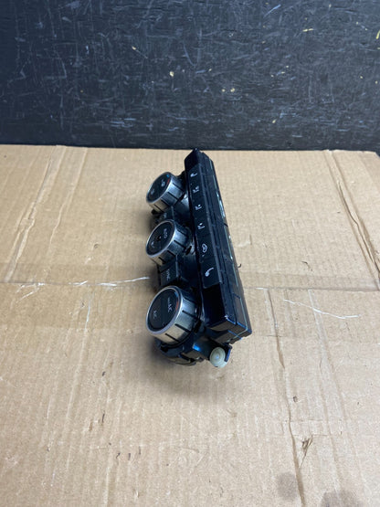 2012-2014 Volkswagen Jetta Center Climate Control Panel AC Heat Bezel AF2786 DG2