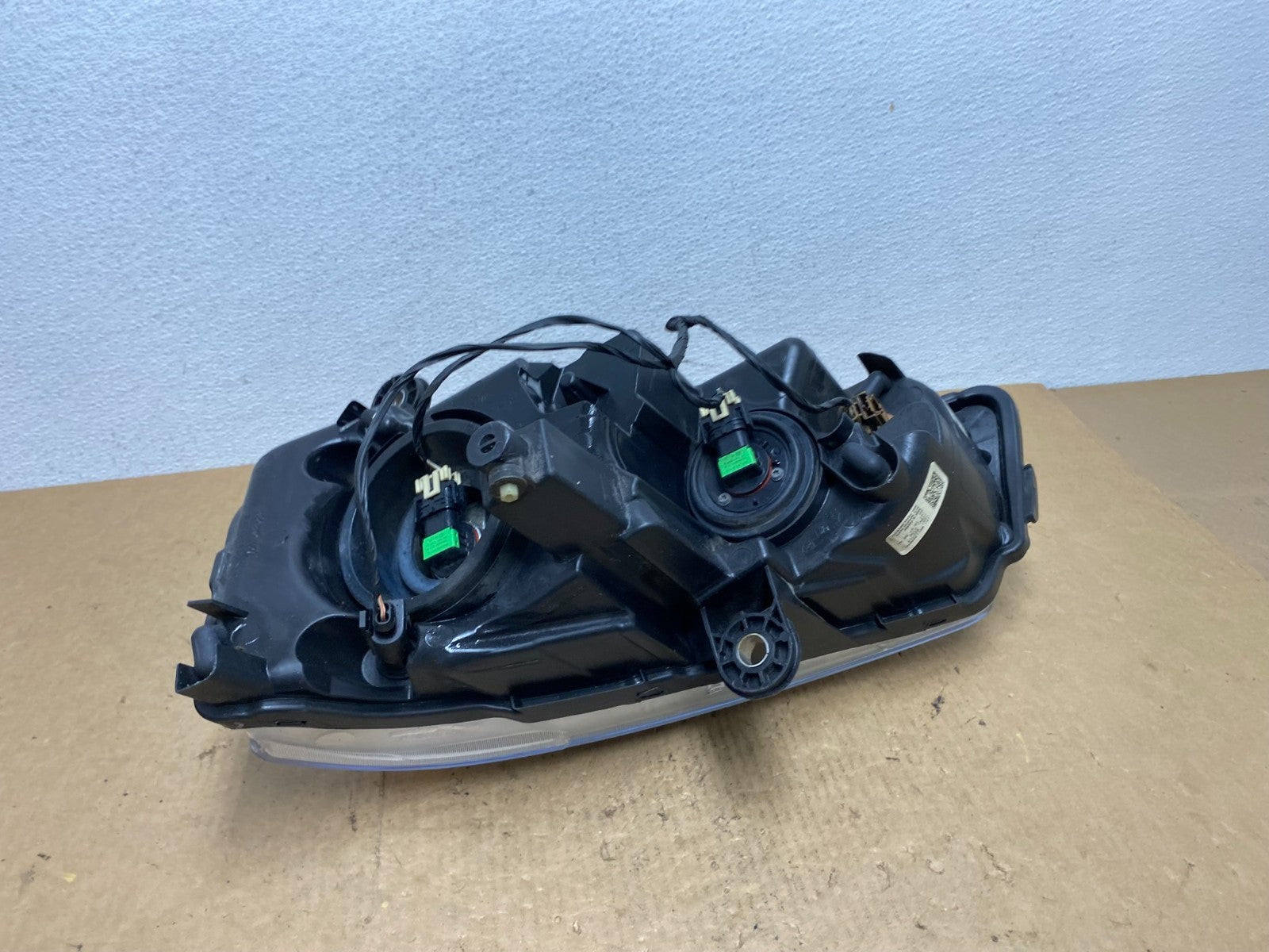 2011 to 2016 Chrysler Town and Country Right Passenger Headlight AC3411 DW4