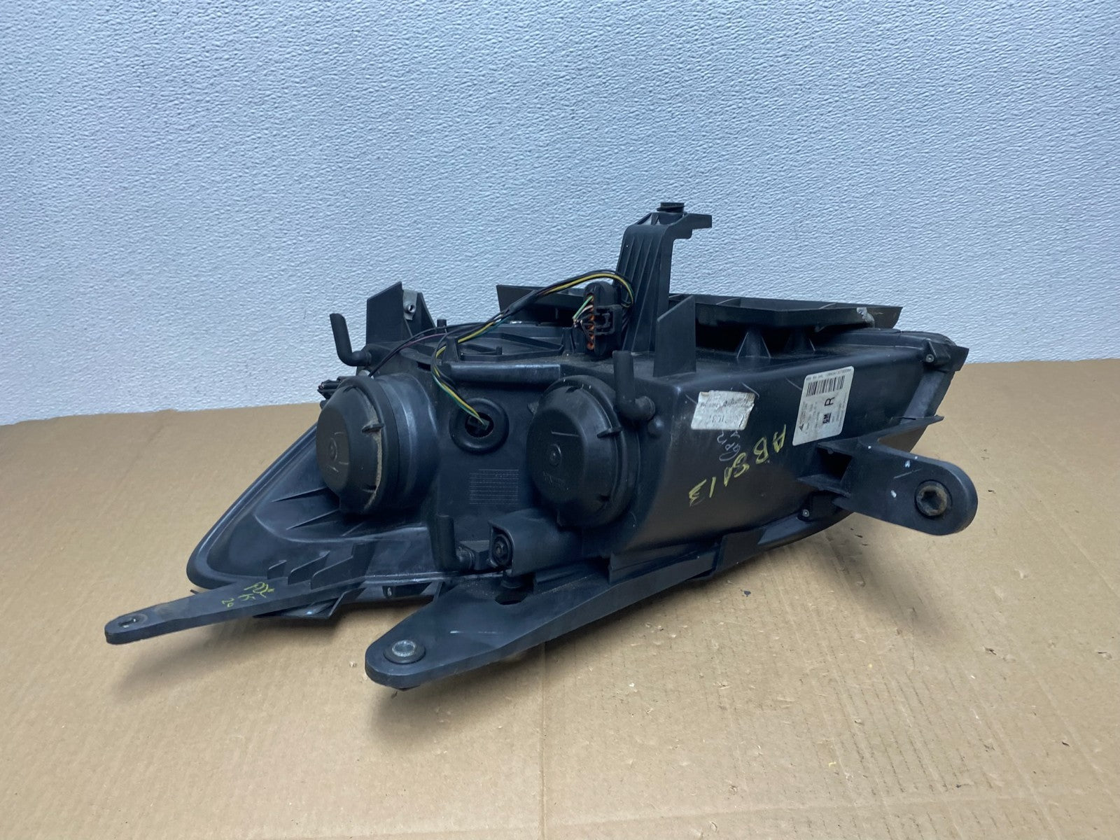 2007 to 2010 Saturn Outlook Right Passenger RH Halogen Headlight OEM AB8113 DW5