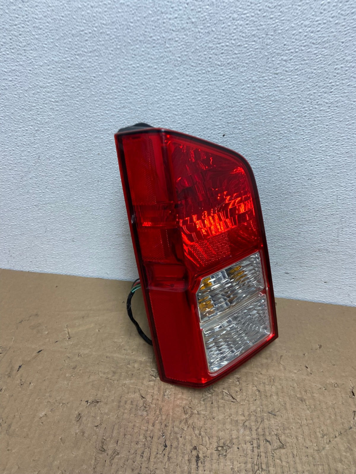 2005 to 2012 Nissan Pathfinder Tail light Left Driver Lh Side AC4152 LK2