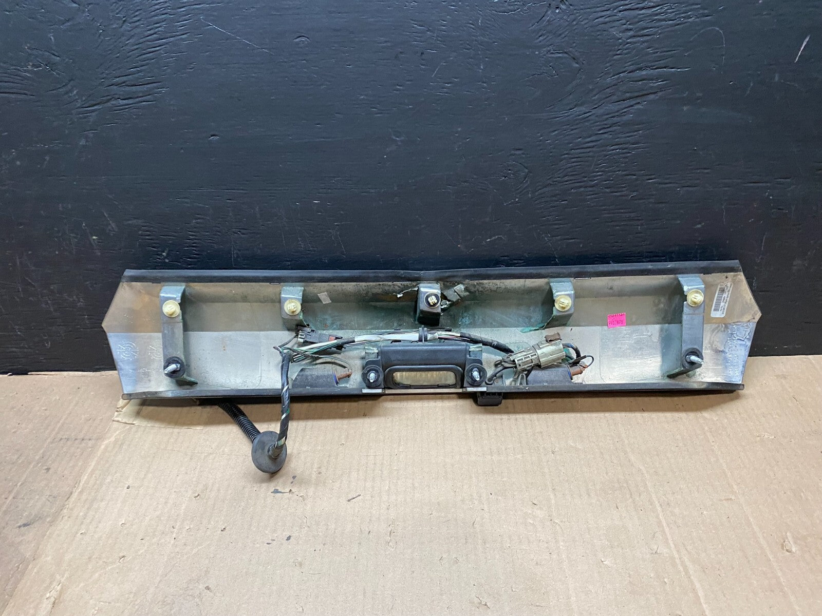 2011-2015 GMC Terrain Tailgate Chrome Finish Molding with Camera Oem E32206