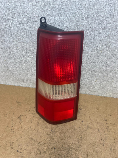 2003 to 2017 Chevrolet Express 1500 Left Driver Side Tail Light Oem T1055 DW0