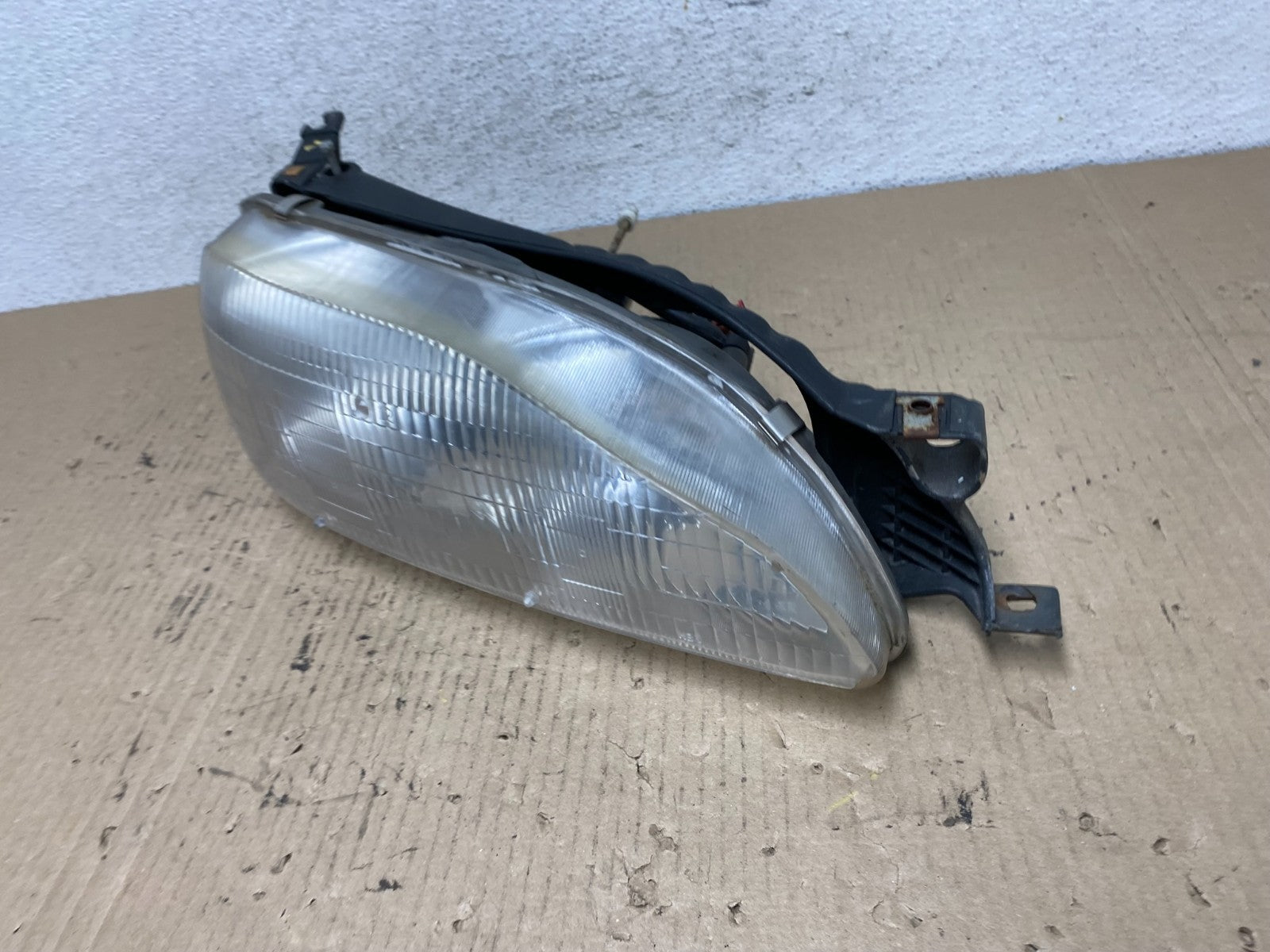 1995 to 1996 Toyota Camry Right Passenger RH Side Headlight TYC AF5999 DW1