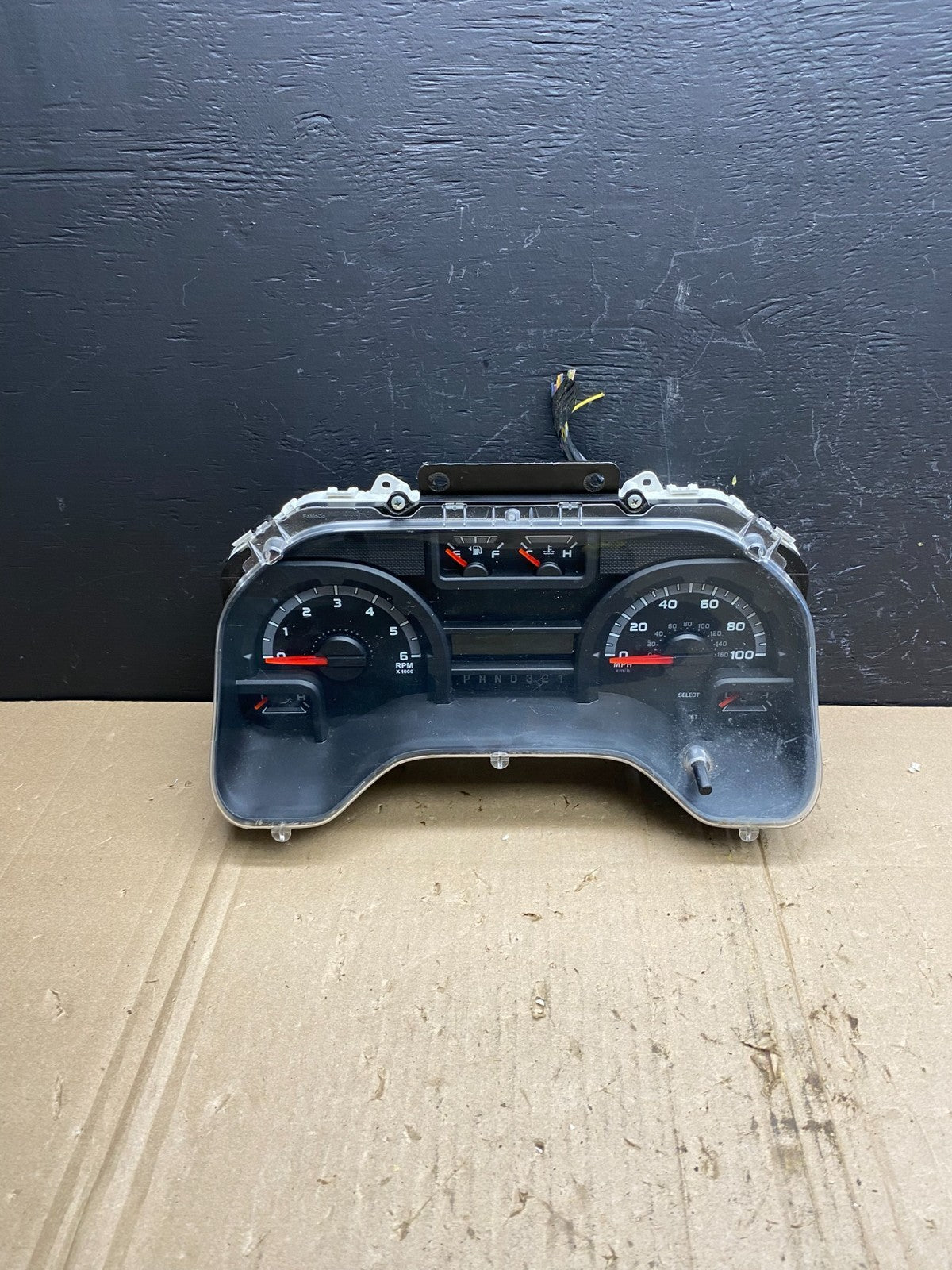 2014 2015 Ford E150 E250 E350 VAN Gauge Speedometer Cluster AB9061 DG0