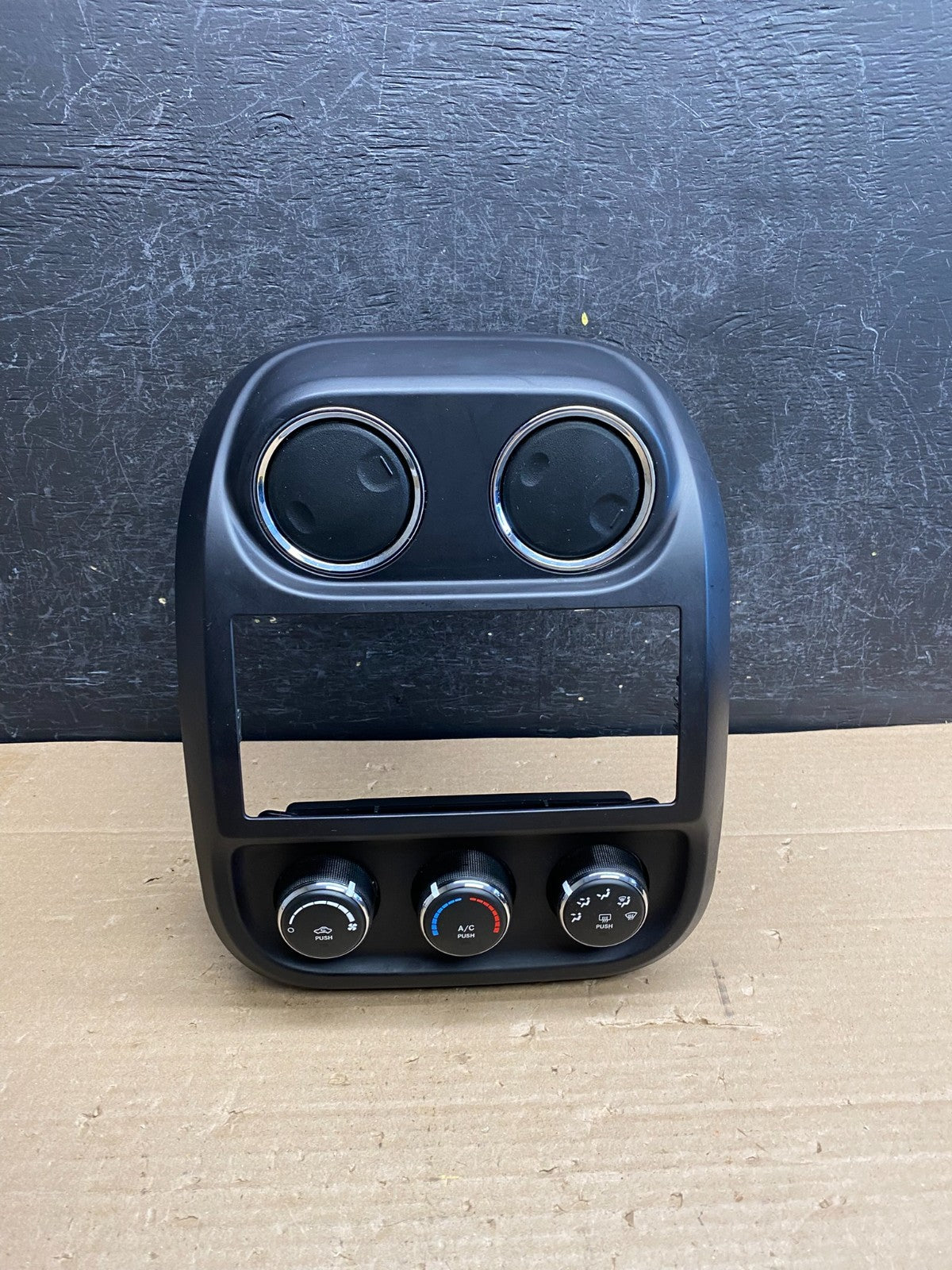 2011 to 2017 Jeep Compass Dash Climate Temperature Control Radio Bezel ag6415 DG0