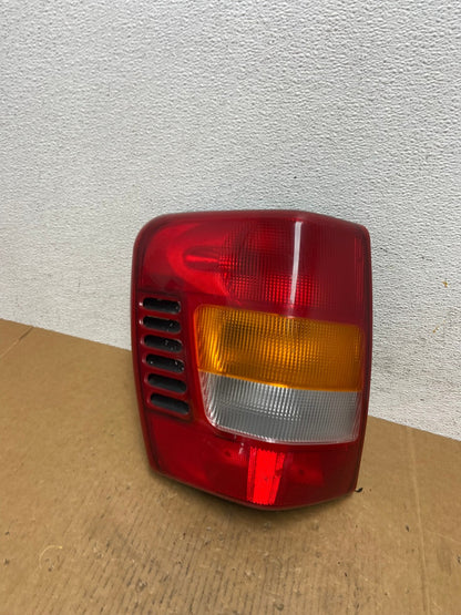 1999 - 2004 Jeep Grand Cherokee WJ Left Driver Lh Tail Light AE0580 LK0