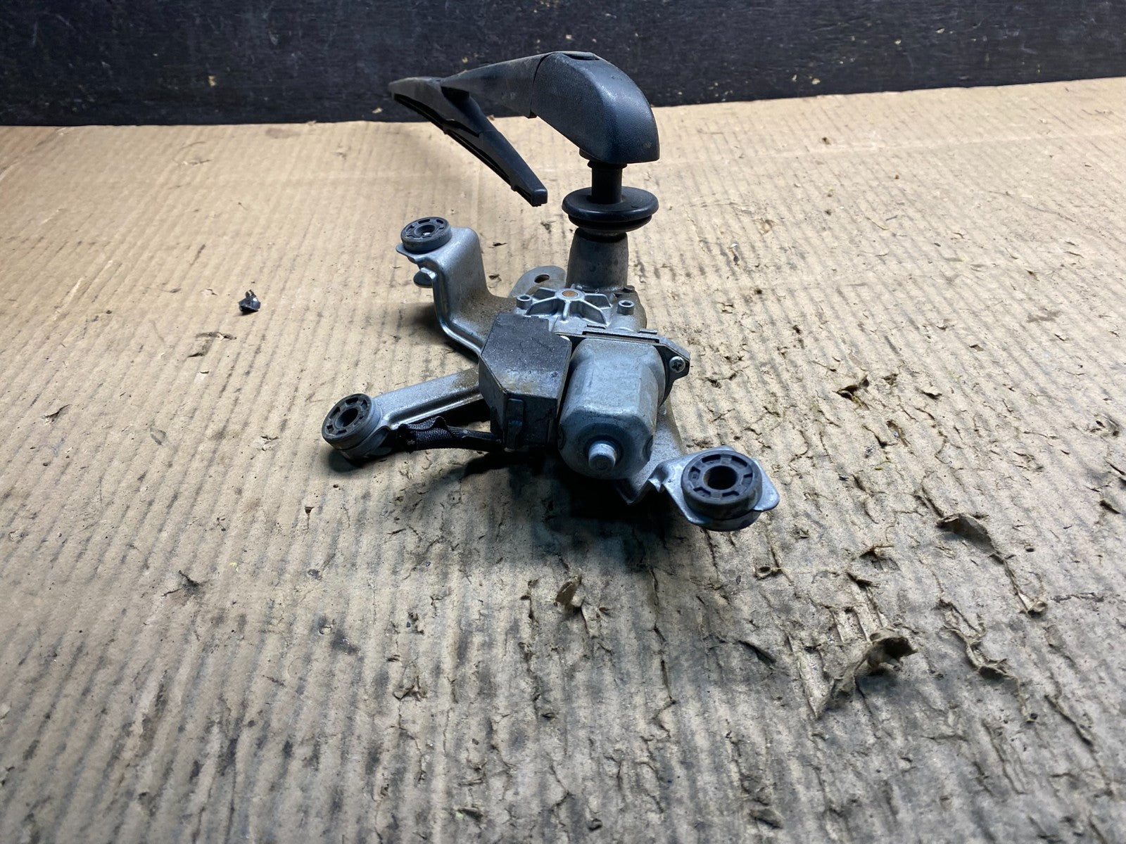 2006 to 2012 Toyota Rav4 Rear Wiper Windshield Motor OEM Y1427 DG4