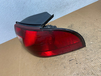 2000 - 2003 Mercury Sable Sedan Right Passenger Rh Side Tail Light AE1565 LK1