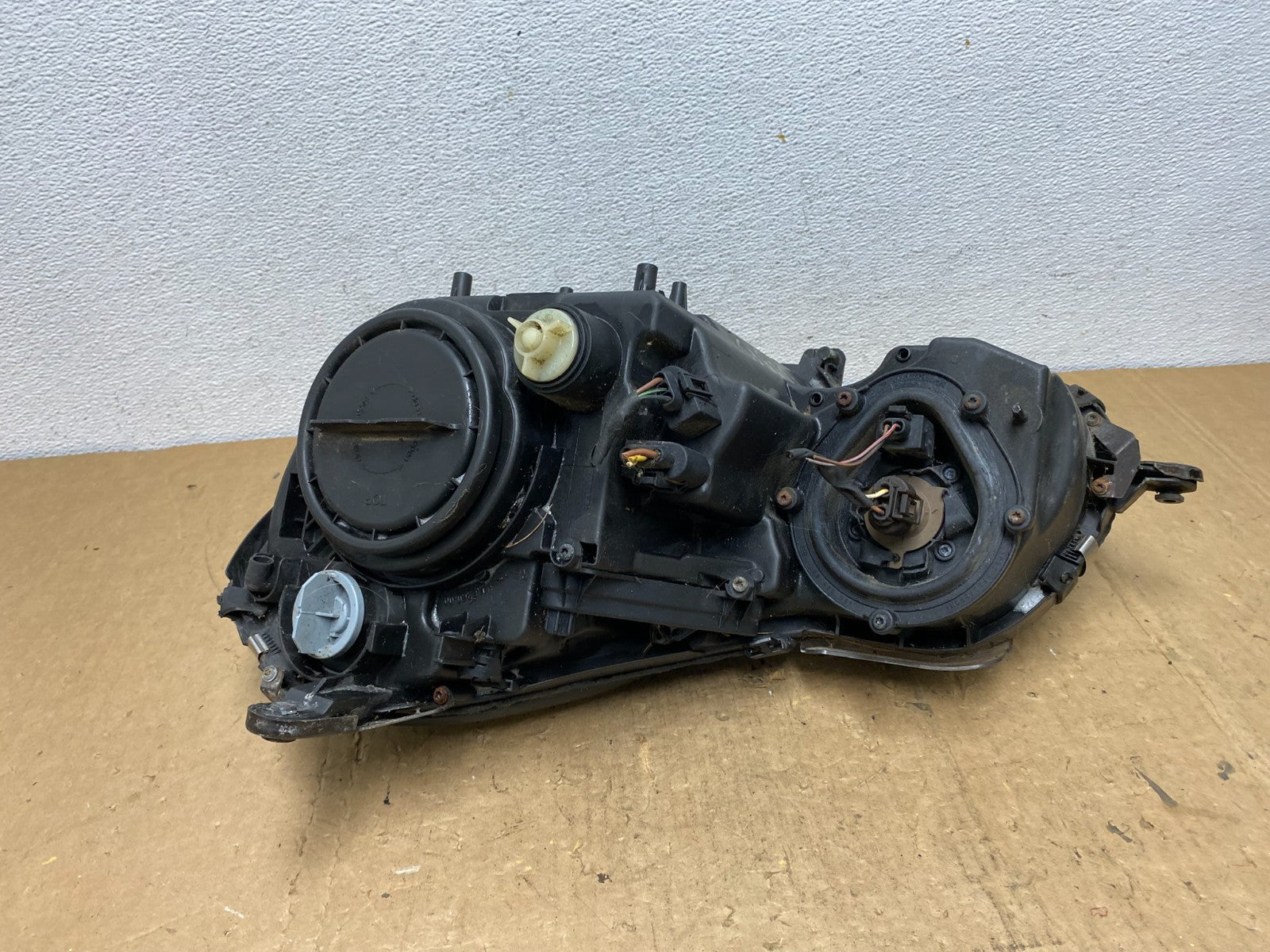 2003-2006 Mercedes E E320 E350 Class Right Passenger Halogen Headlight AD0565 DW8