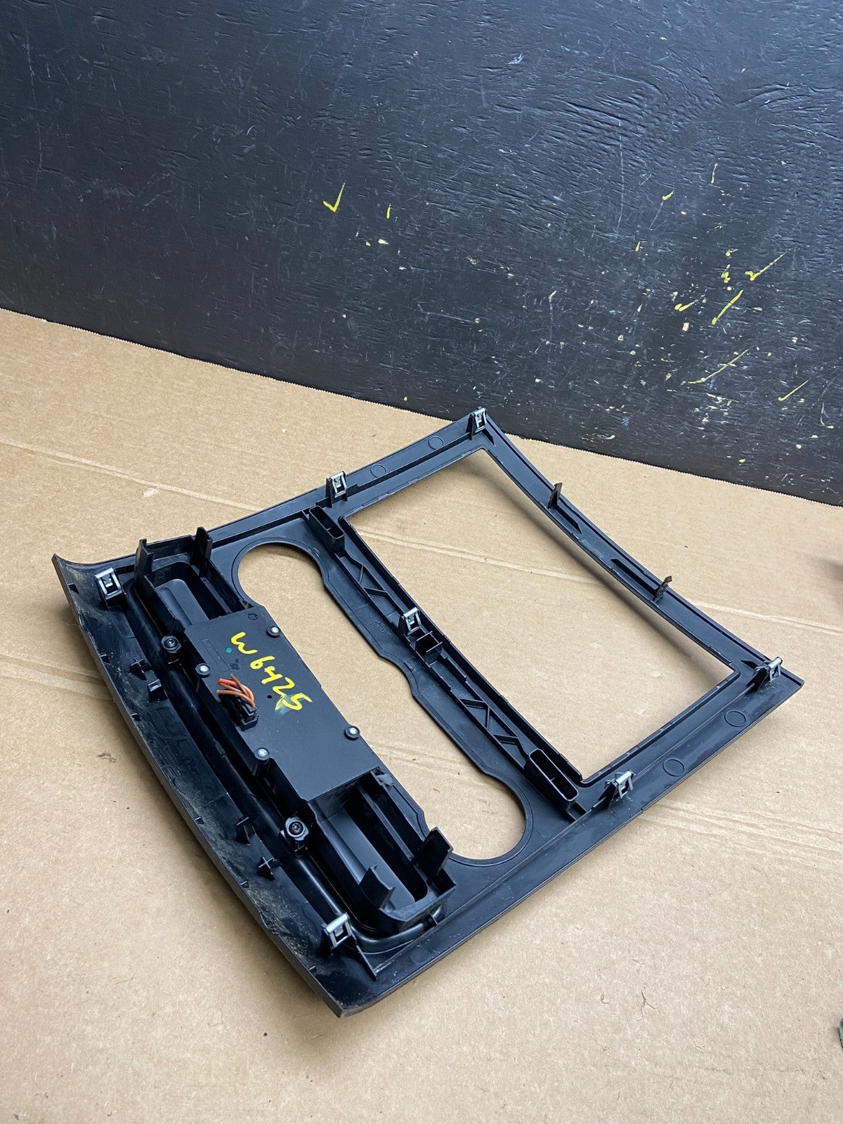 2007-2018 Mercedes Dodge Sprinter Center Console Radio Instrument Panel w6425 DG4