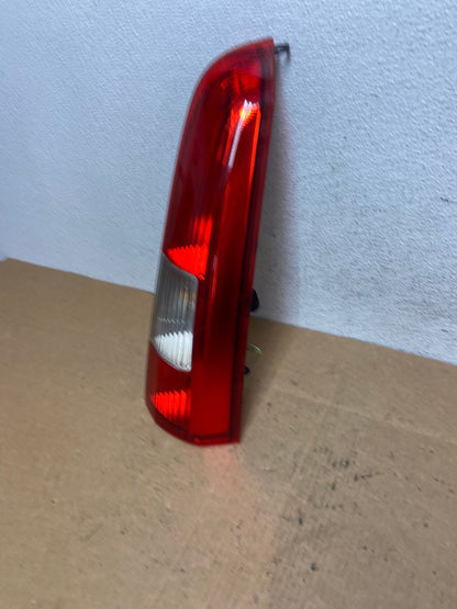 2001-2004 Volvo XC70 V70 Right Passenger RH Side Tail Light Upper AD4699 LK1