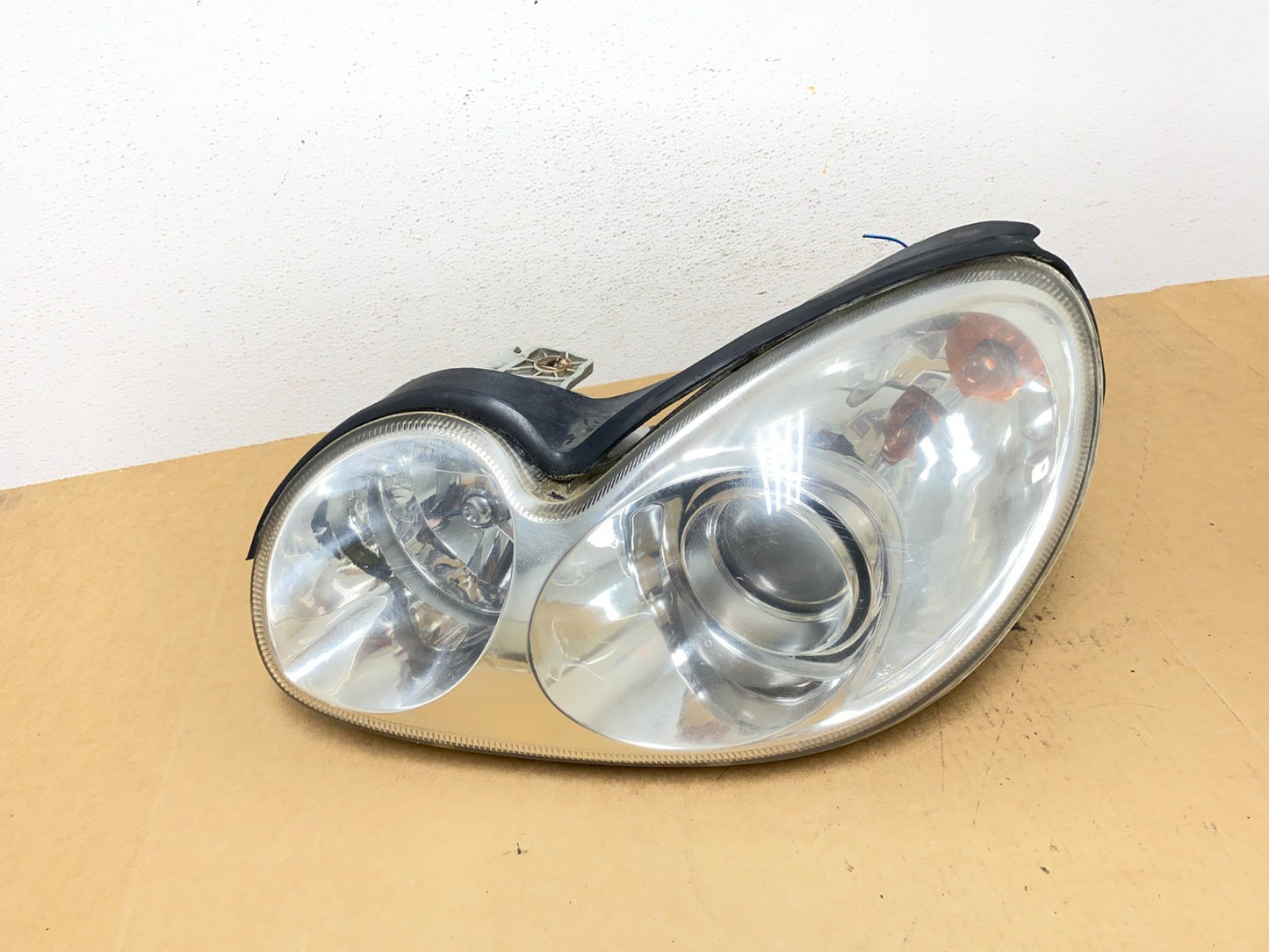 2002 to 2005 Hyundai Sonata Left Driver LH Side Headlight Halogen AE2989 DW0