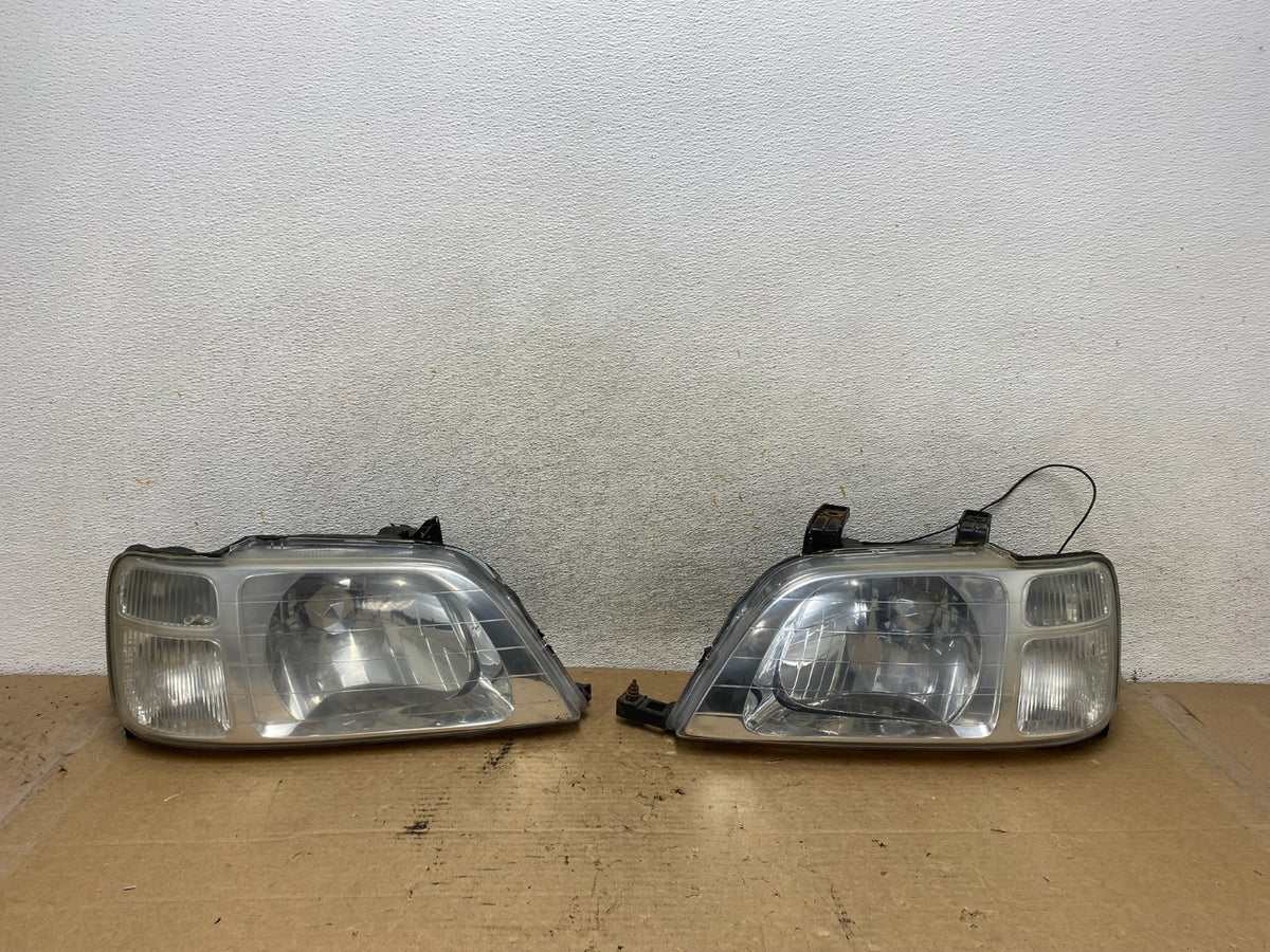 1997 to 2001 Honda CR-V Crv Left+Right Set Chrome Headlights Halogen AH8156 DW0
