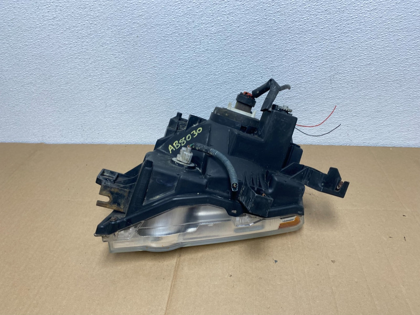 2005-2015 Nissan Xterra Right Passenger RH Headlight OEM AB8030 DW7