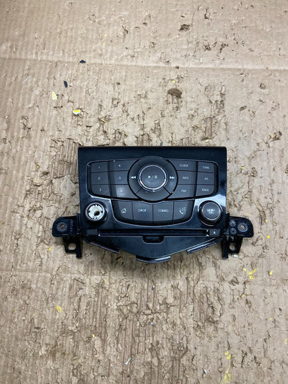 2013 to 2016 Chevrolet Cruze Radio Contol Panel 95166368 OEM W0071  DG0
