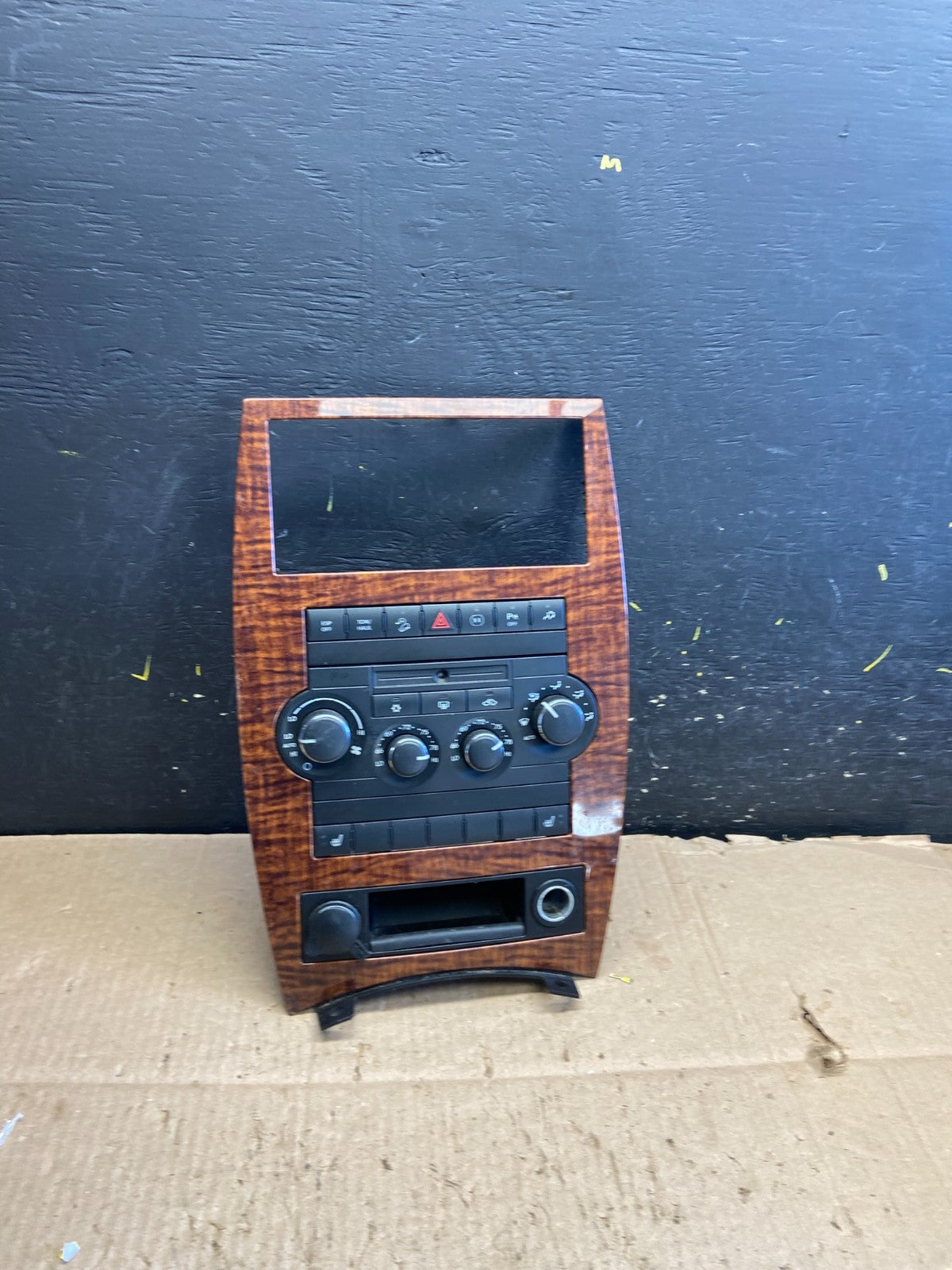 2008 to 2010 Jeep Grand Cherokee Center Navi Radio Bezel OEM Y7795 DG0
