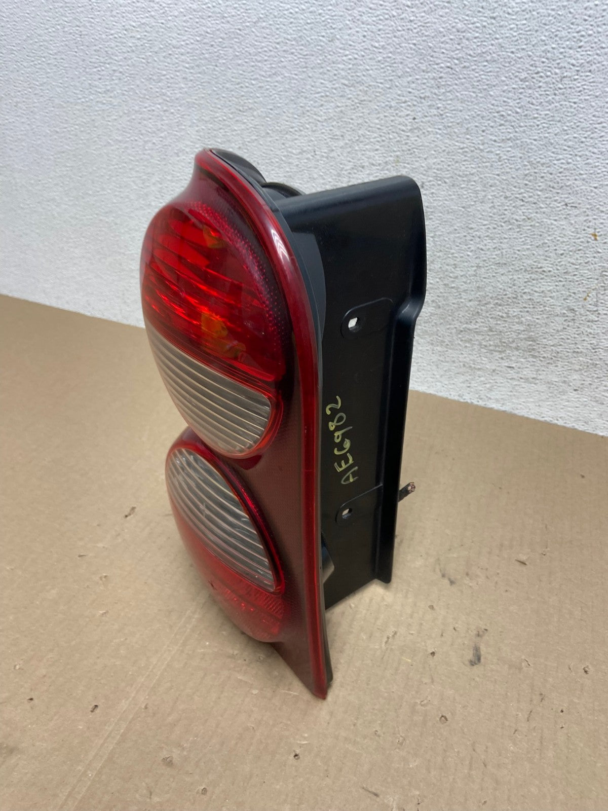 2005 2006 2007 Jeep Liberty Left Driver Lh Side Tail Light AE6982 LK1