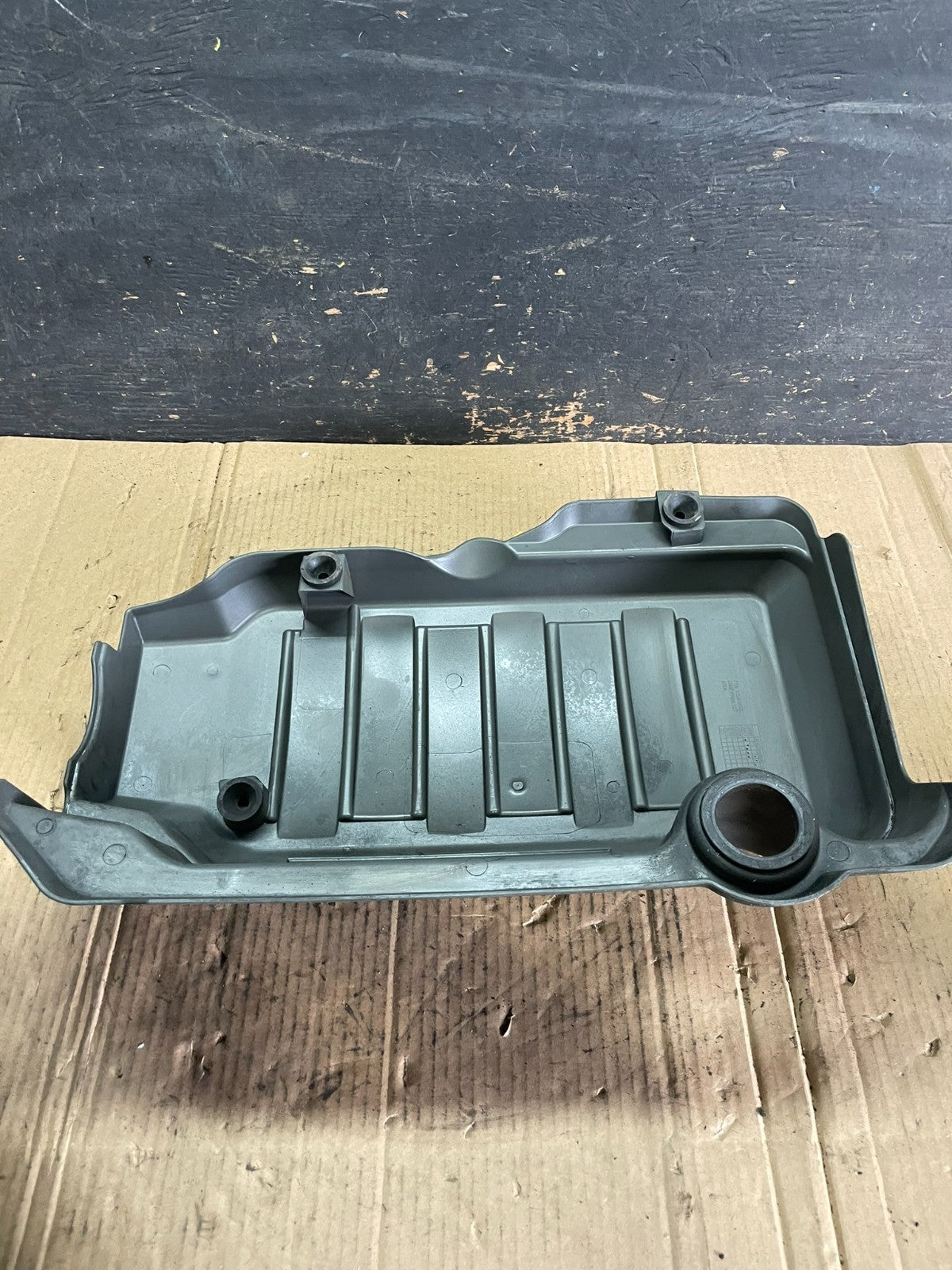 2007 to 2008 GMC Acadia 3.6L VVT Engine Cover Shield OEM S6057 DG5