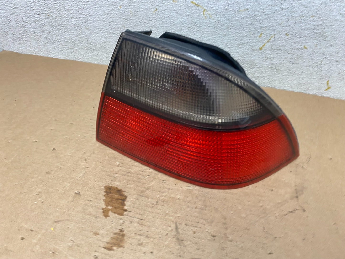 1999 to 2001 Saab 9-5 Right Passenger RH Tail Light Sedan OEM O9737 DW1
