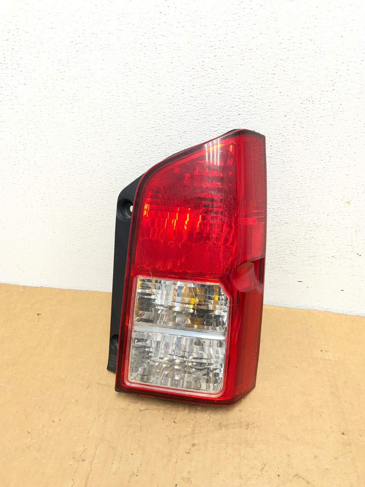 2005 to 2012 Nissan Pathfinder Right Passenger RH Side Tail Light AD1297 LK0