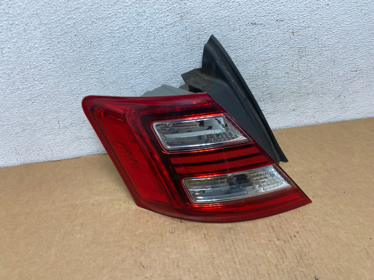 2013-2019 Ford Taurus LED Left Driver Lh Side Tail Light AD4531 LK0