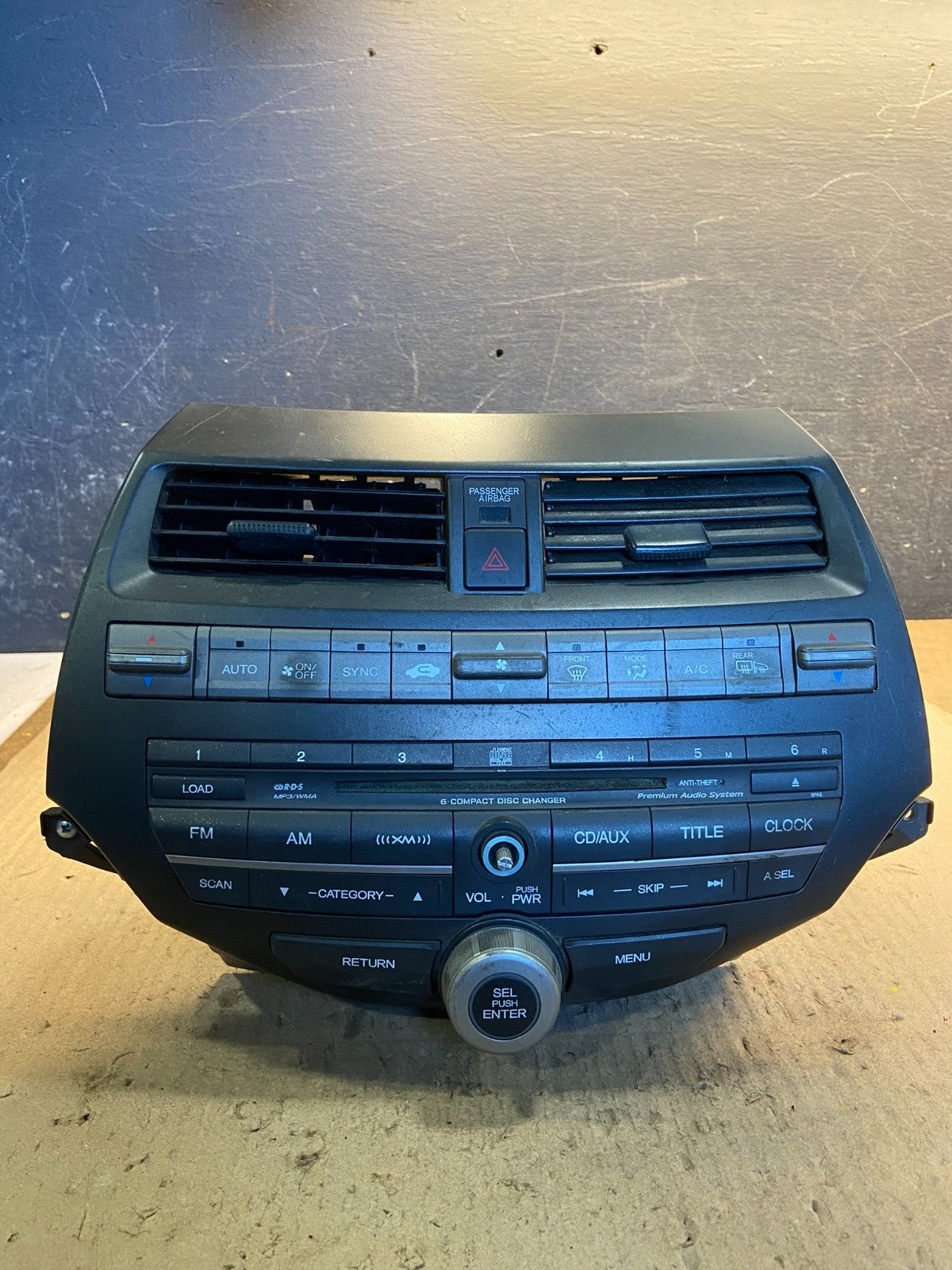 2010 to 2012 Honda Accord Audio Equipment Radio Audio AM-FM-6CD z0770 DG0