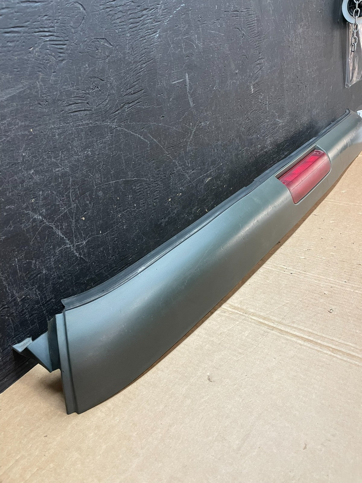 1996 to 2002 Chevrolet Express 3rd Third Brake Light Trim Spoiler ae8460 DG2