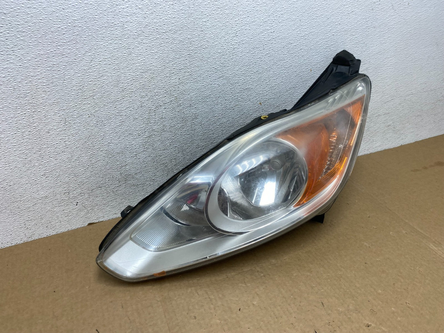2013 to 2016 Ford C-MAX Left Driver LH Side Headlight AF9534 DW2