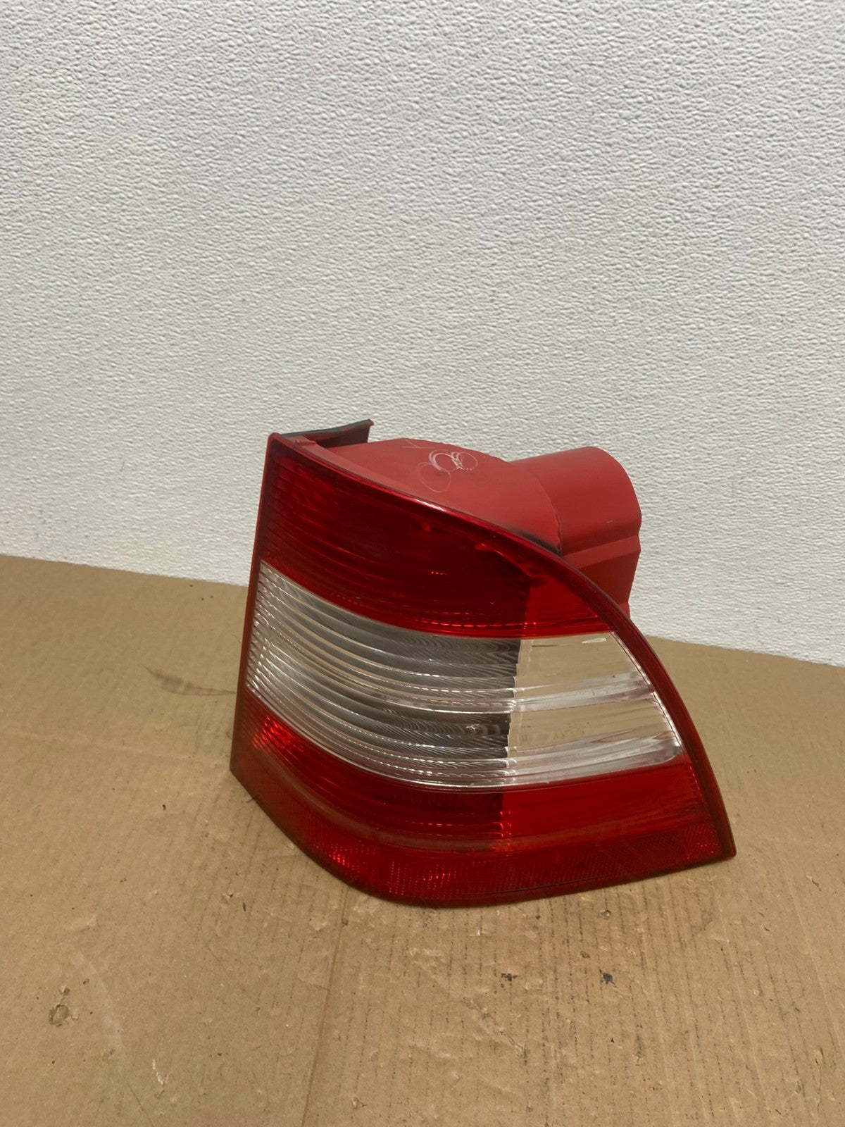 2002-2005 Mercedes ML 350 Ml-Class Right Passenger Rh Side Tail Light AB8175 LK0
