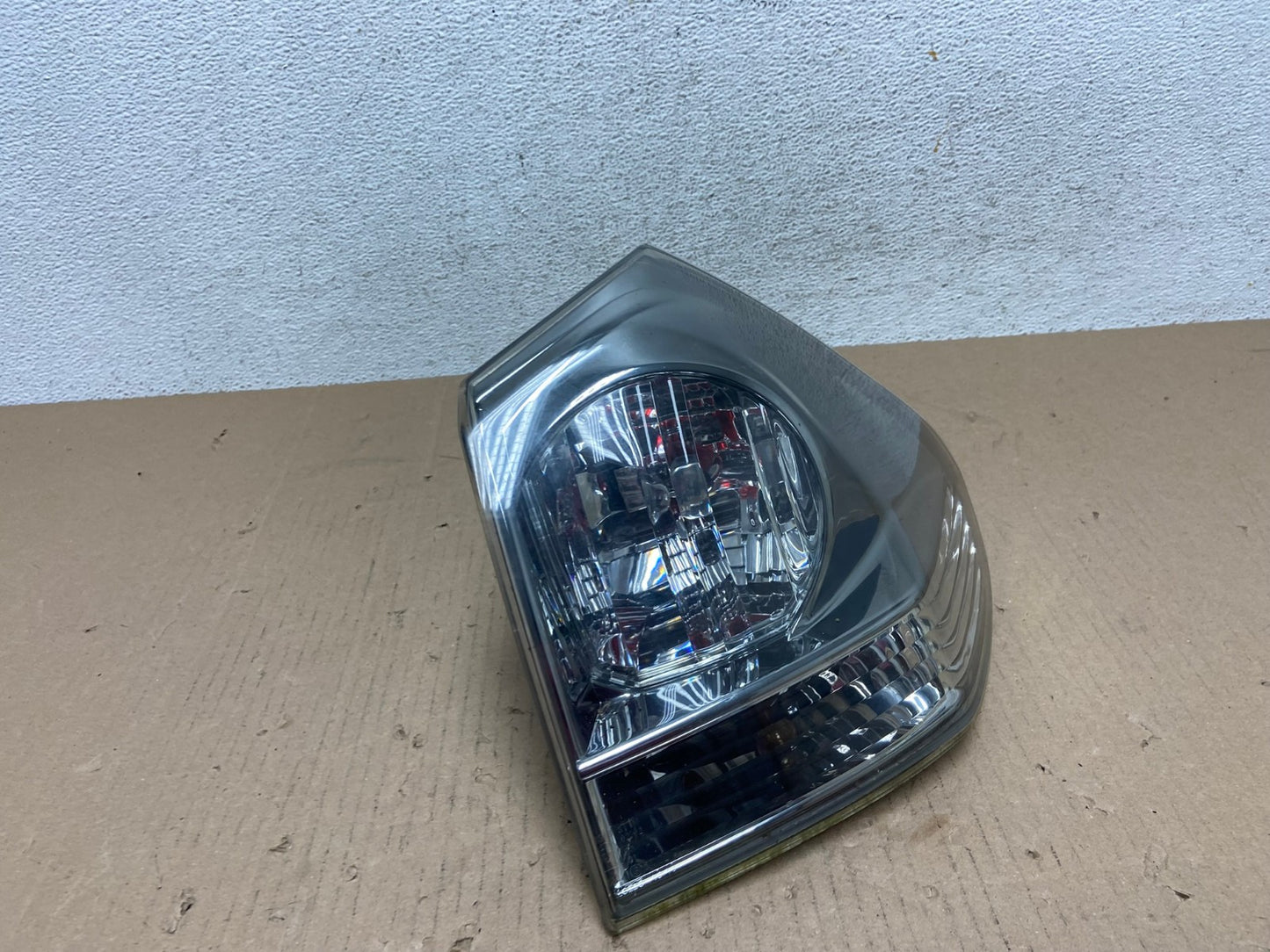 2004 to 2009 Lexus Rx350 RX330 Right Passenger Tail Light AE7312 LK2