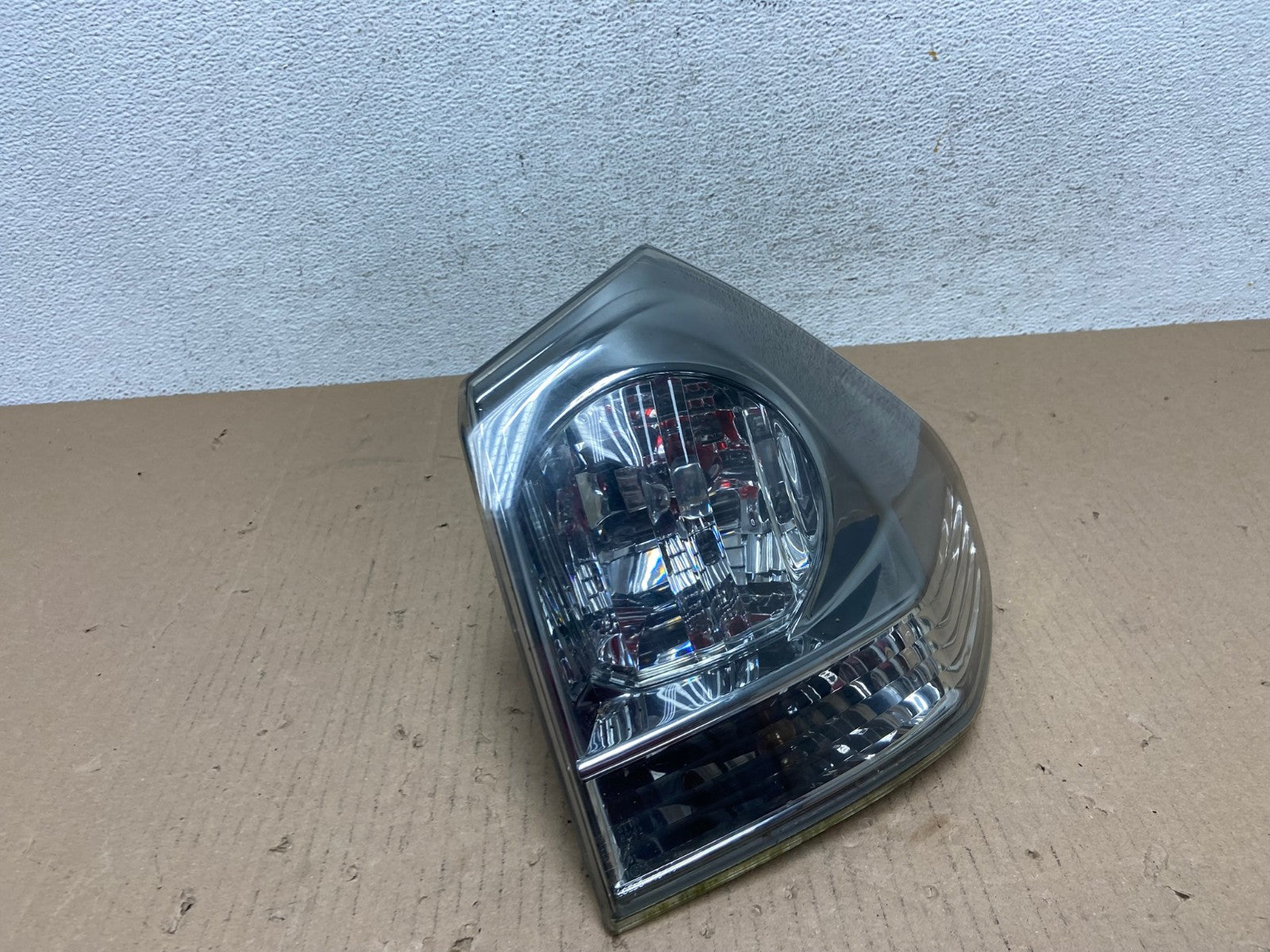 2004 to 2009 Lexus Rx350 RX330 Right Passenger Tail Light AE7312 LK2