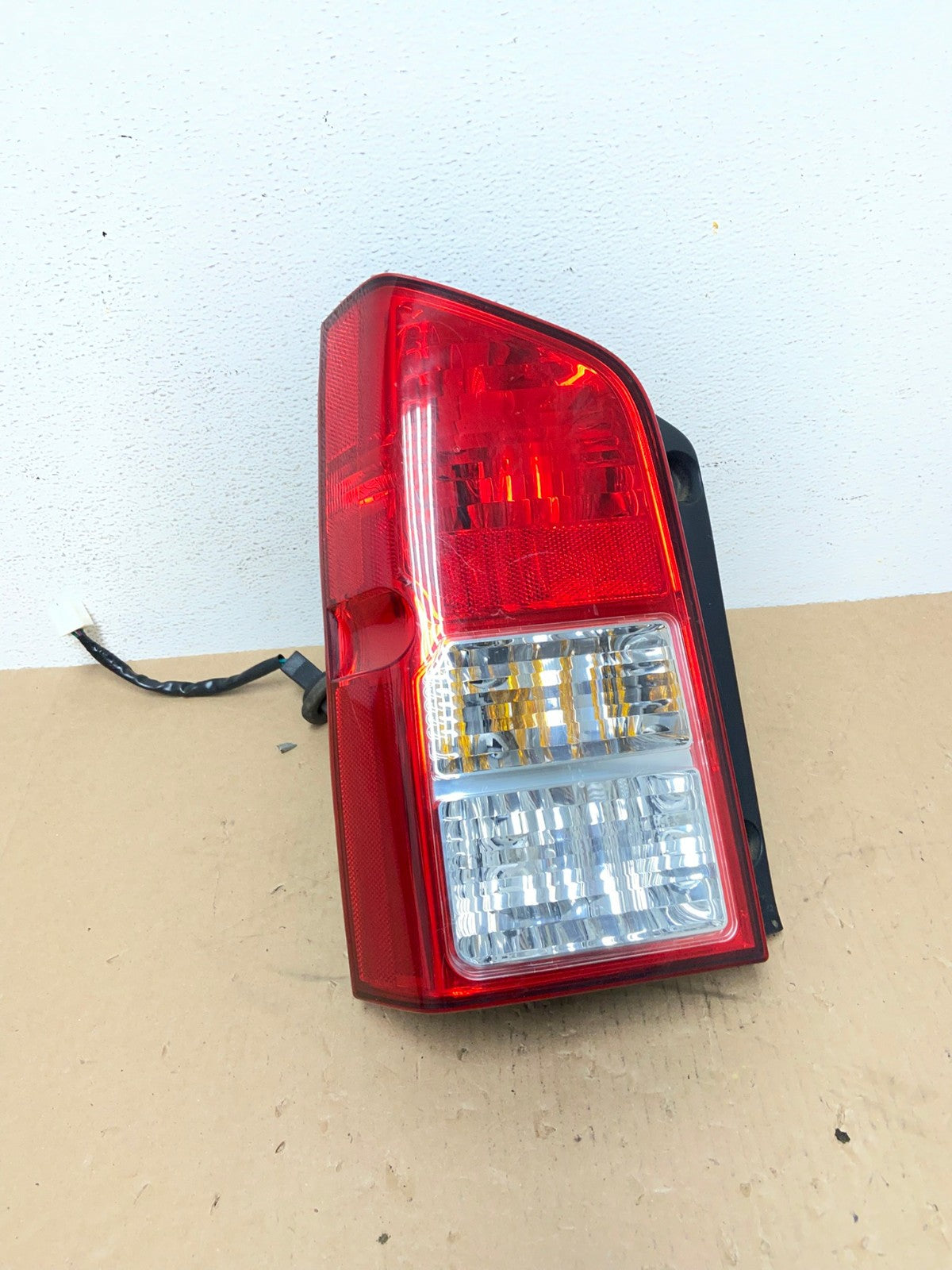 2005 to 2012 Nissan Pathfinder Tail light Left Driver Lh Side AD7707 LK0
