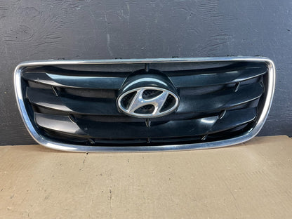 2010 to 2012 Hyundai Santa Fe Front Upper Grill Grille AD5852 DW0