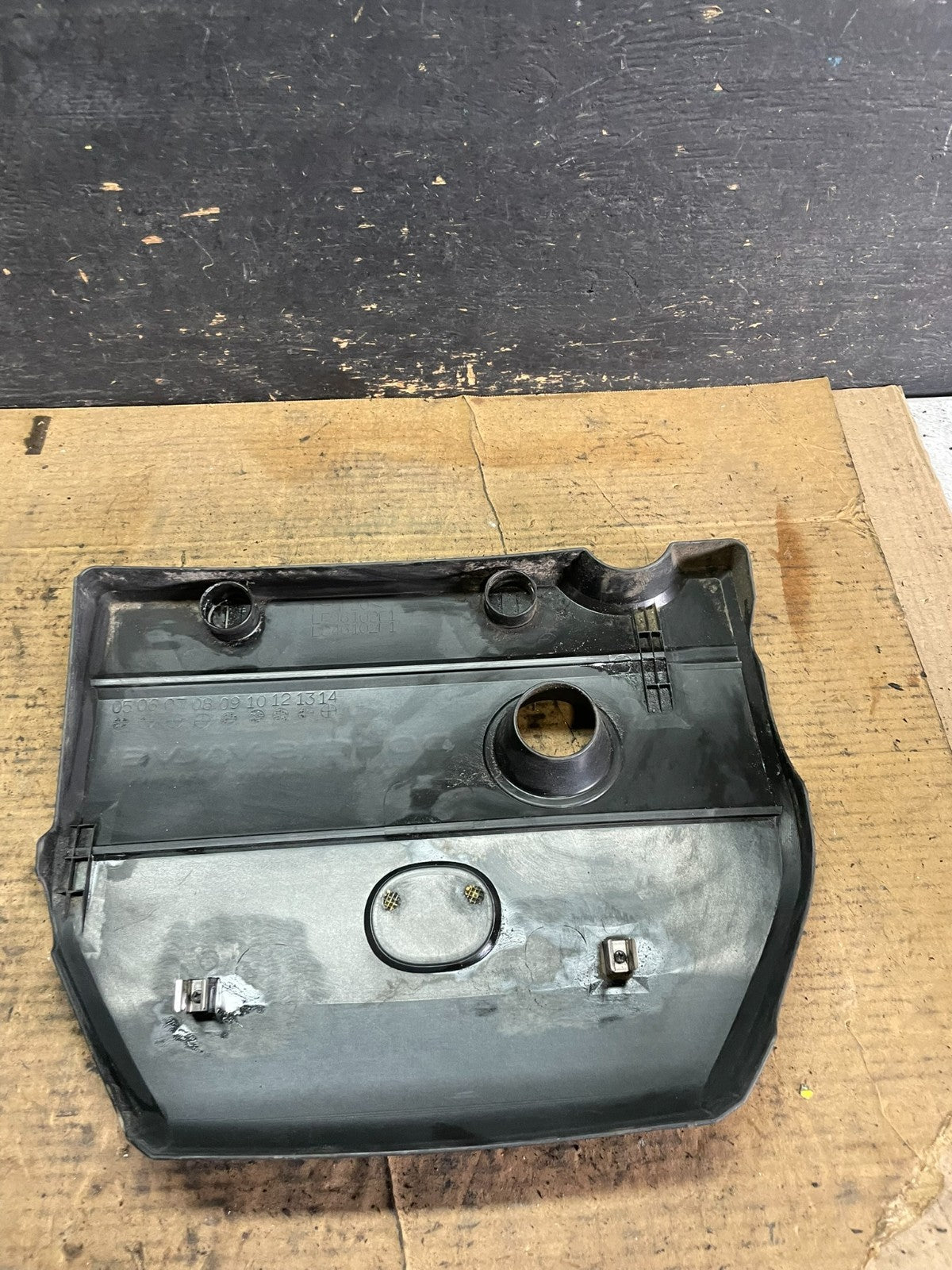 2004 to 2008 Mazda 3 DOHC 16 VALVE Engine Shield Top Cover Oem  q9879 DG5