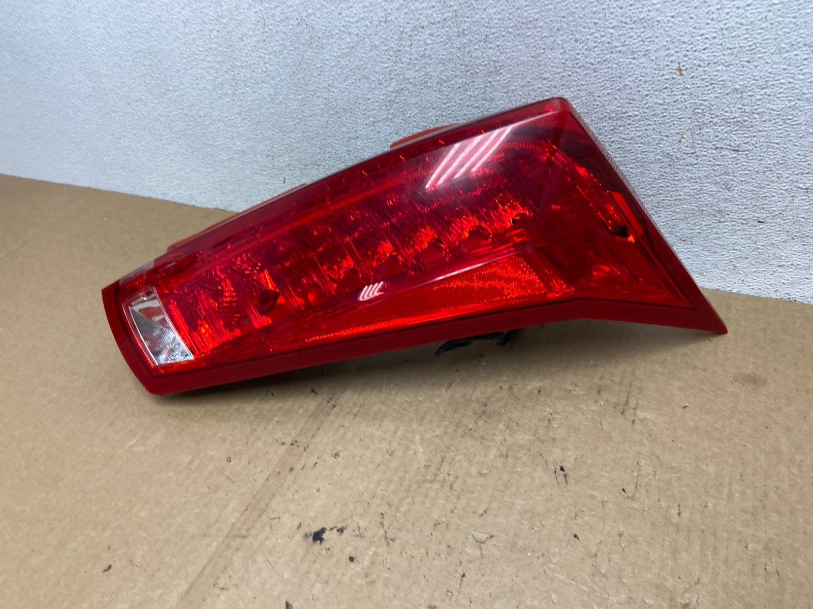 2010 to 2016 Cadillac Srx Right Passenger RH Side Tail Light AF9728 DW1
