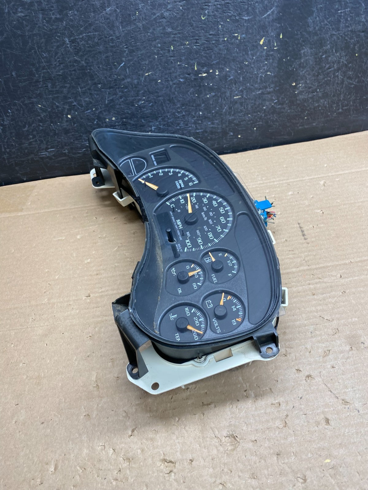 2002 GMC Yukon Speedometer Cluster Gauge AG6347 DG2