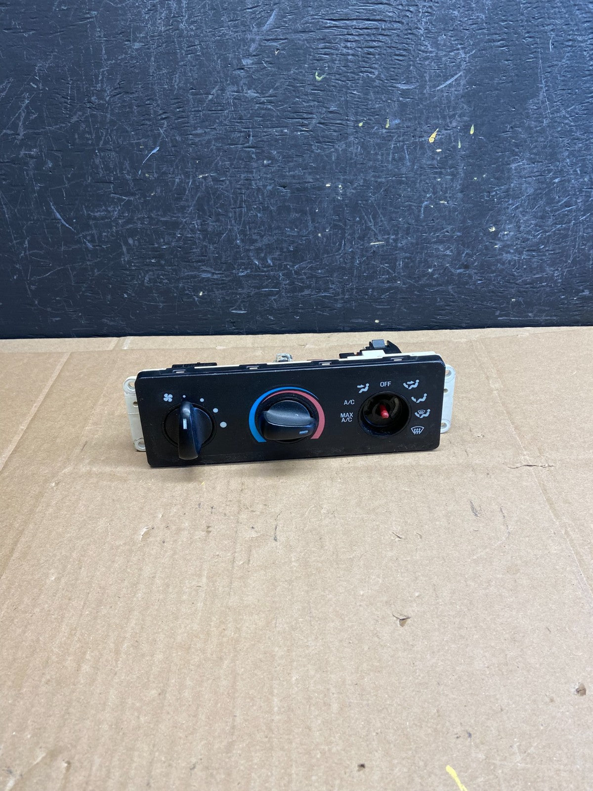 1999 to 2004 Ford F250 F350 Super Duty Heater A/C Climate Control ad2128 DG0