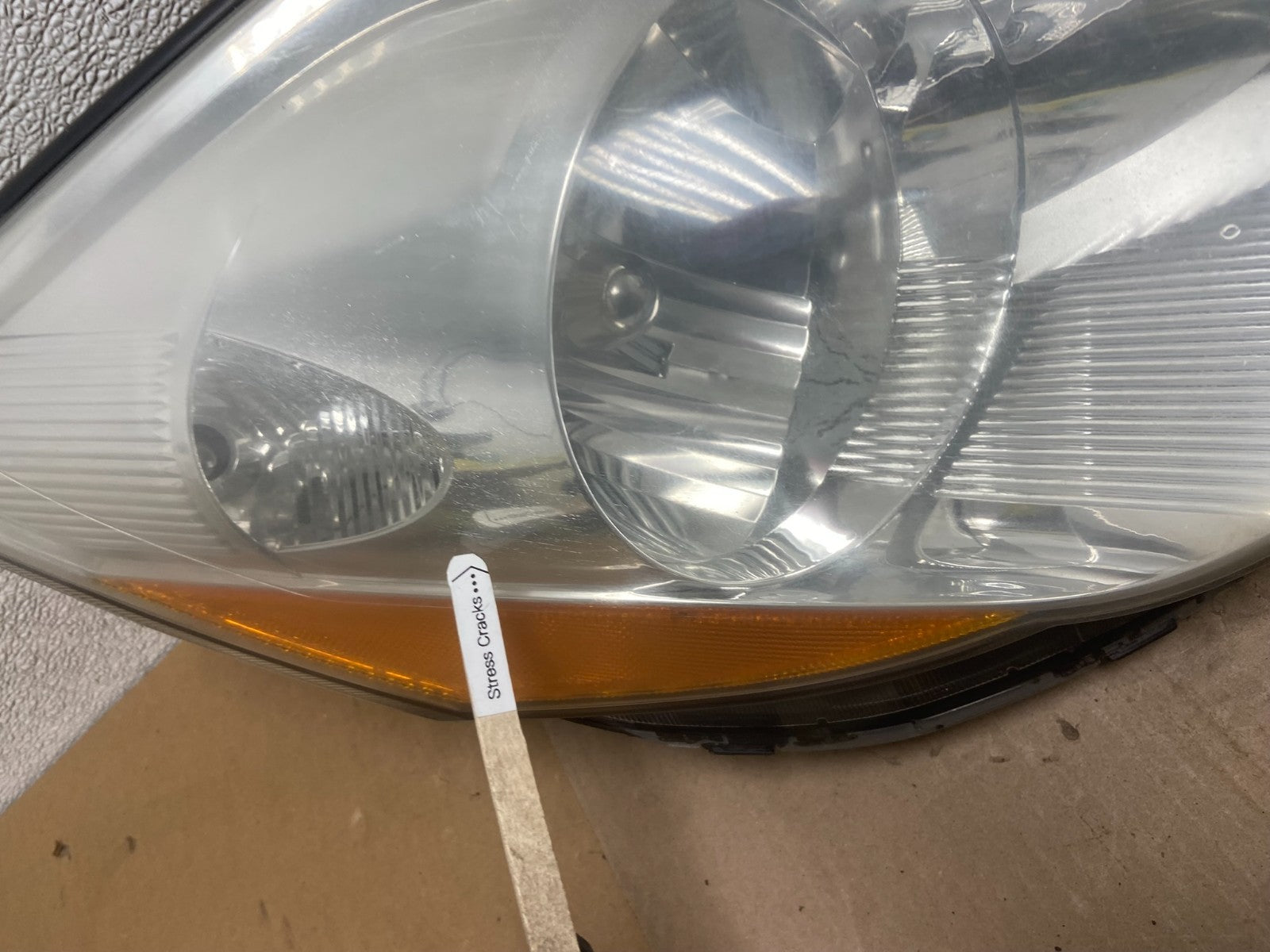 2006 to 2010 Toyota Sienna Right Passenger Rh Side Headlight Halogen AA1020 DW4