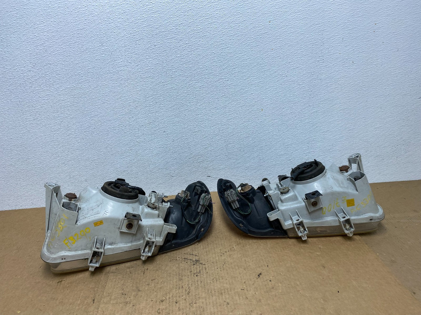 1999-2004 Nissan Pathfinder Left+Right Side Set Halogen Headlights Oem AC3301 DW6