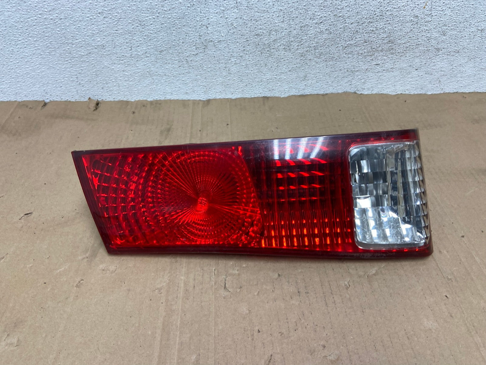 2000-2001 Toyota Camry Tail Light Left Driver LH Side Inner AE9133 LK0