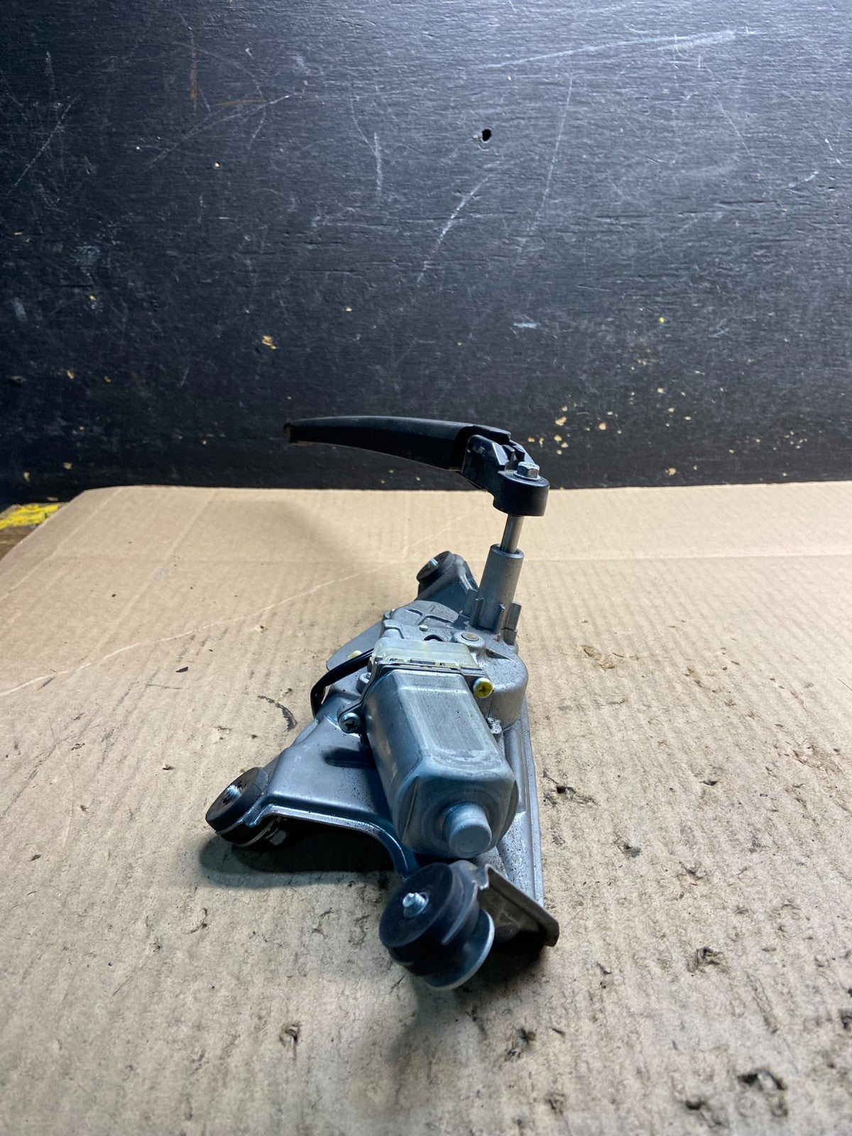 2007 to 2015 Mazda CX-9 CX9 Windshield Rear Wiper Motor Z0658 DG4