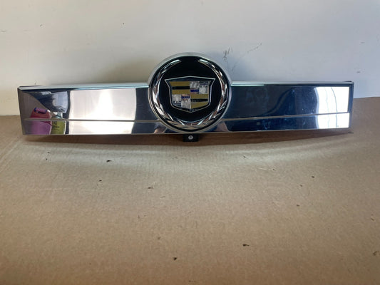 2007 to 2014 Cadillac Escalade Rear Liftgate Trim Molding W/Camera ah0206 DG0