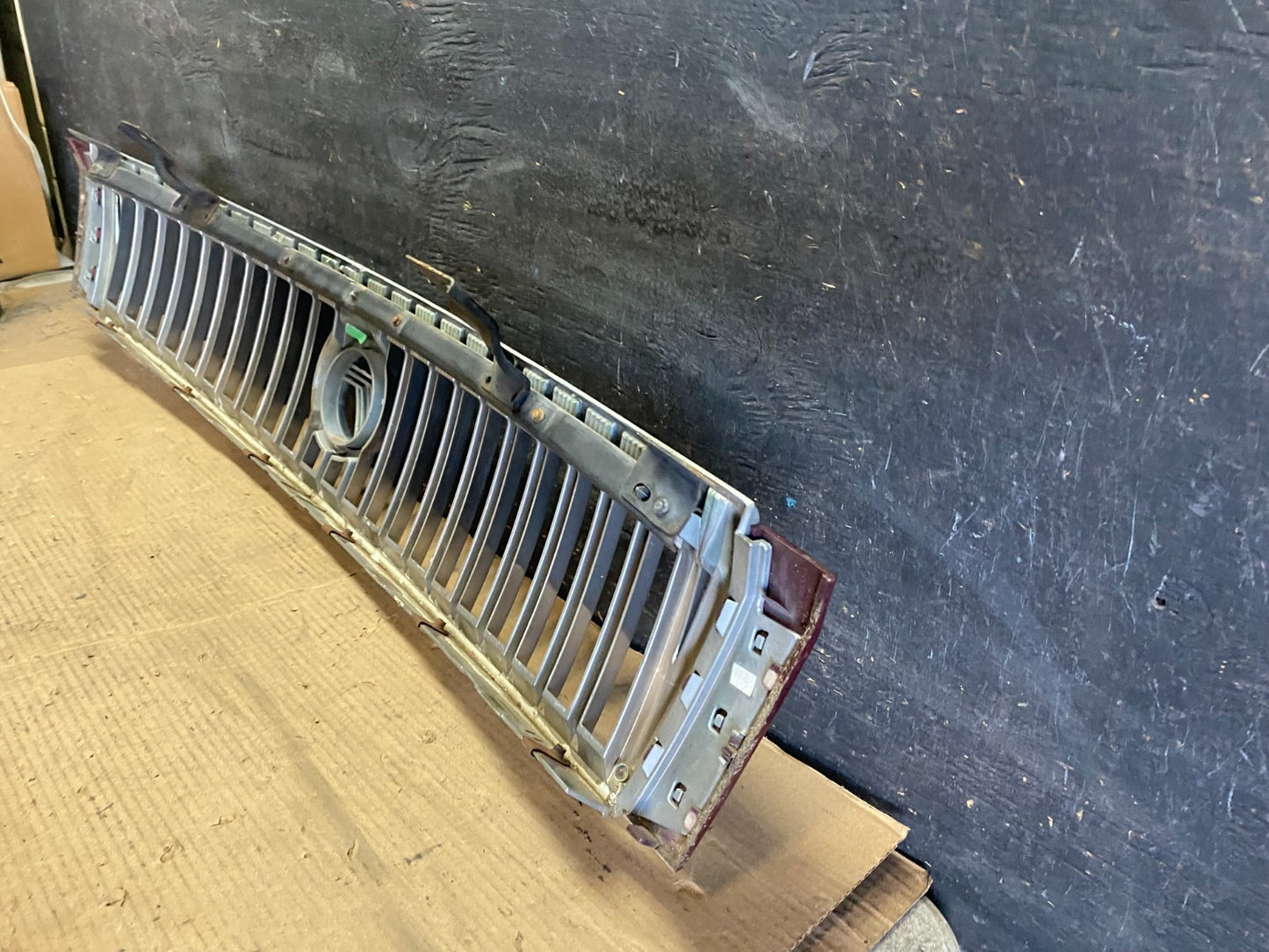 2005 2006 2007 Mercury Montego Front Upper Grill Grille r2263 DG7