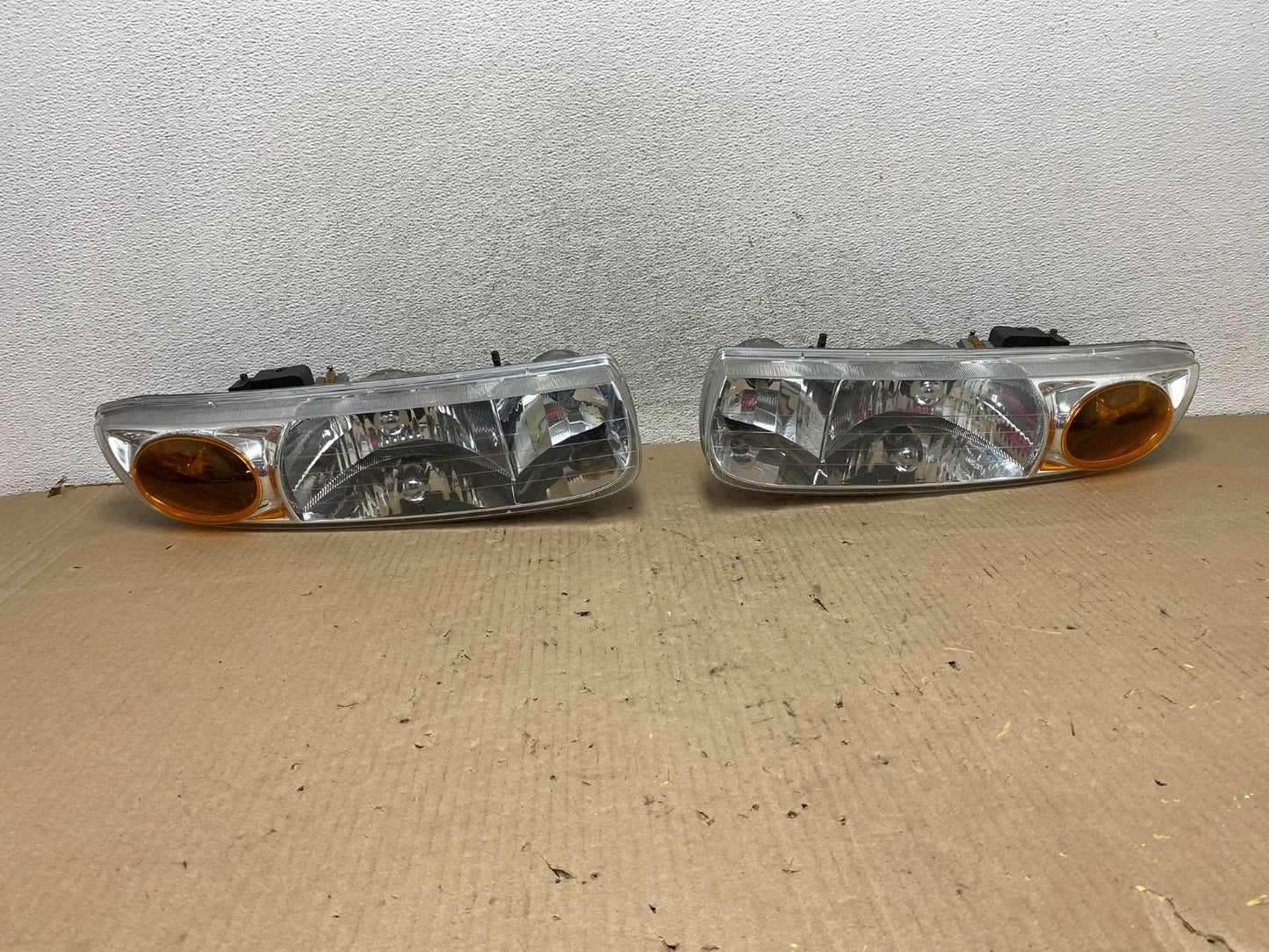 1998 - 2002 Saturn SL SL1 SL2 S Series Left+Right Halogen Headlights AG8014 DW0