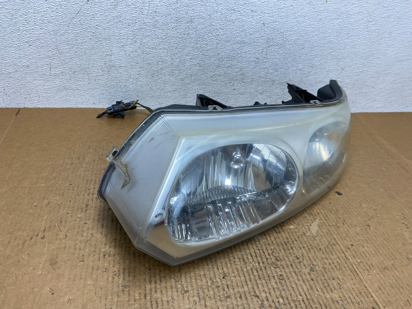 2003 to 2007 Saturn Ion Halogen Headlight Left Driver LH Side AE2594 DW2