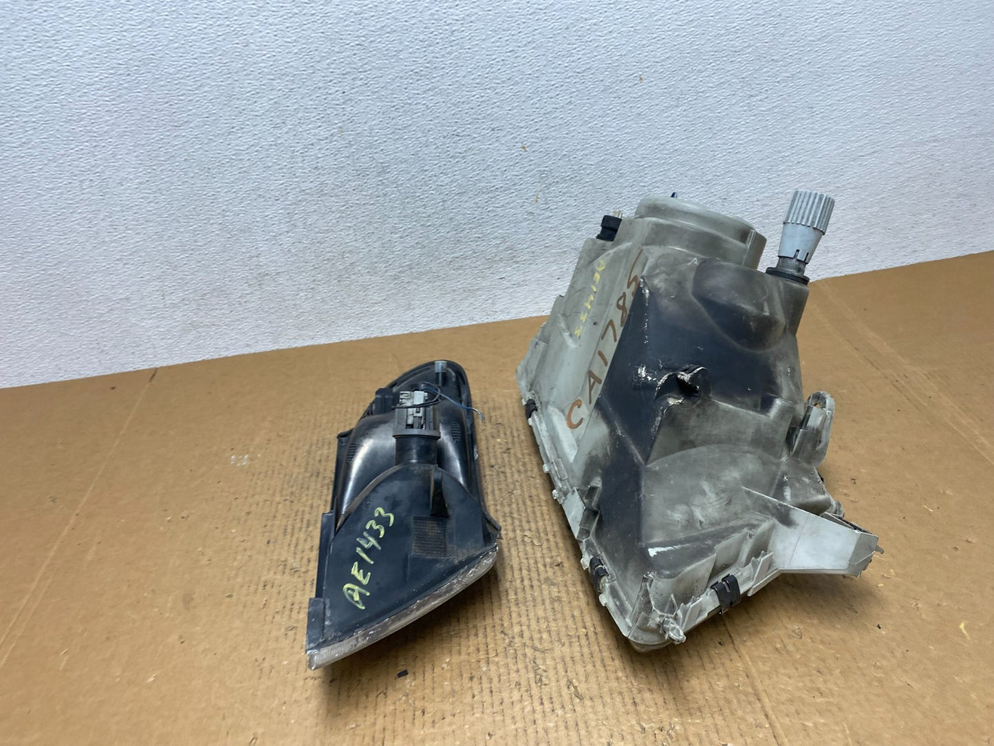 1999 to 2003 Saab 9-3 Front Left Driver LH Side Halogen Headlight AE1433 DW7