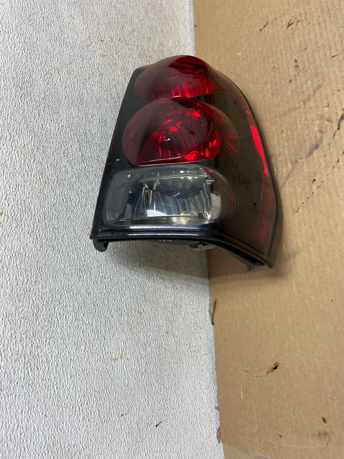 2002 to 2009 Chevrolet Trailblazer Right Passenger Rh Tail Light AH4294 LK1