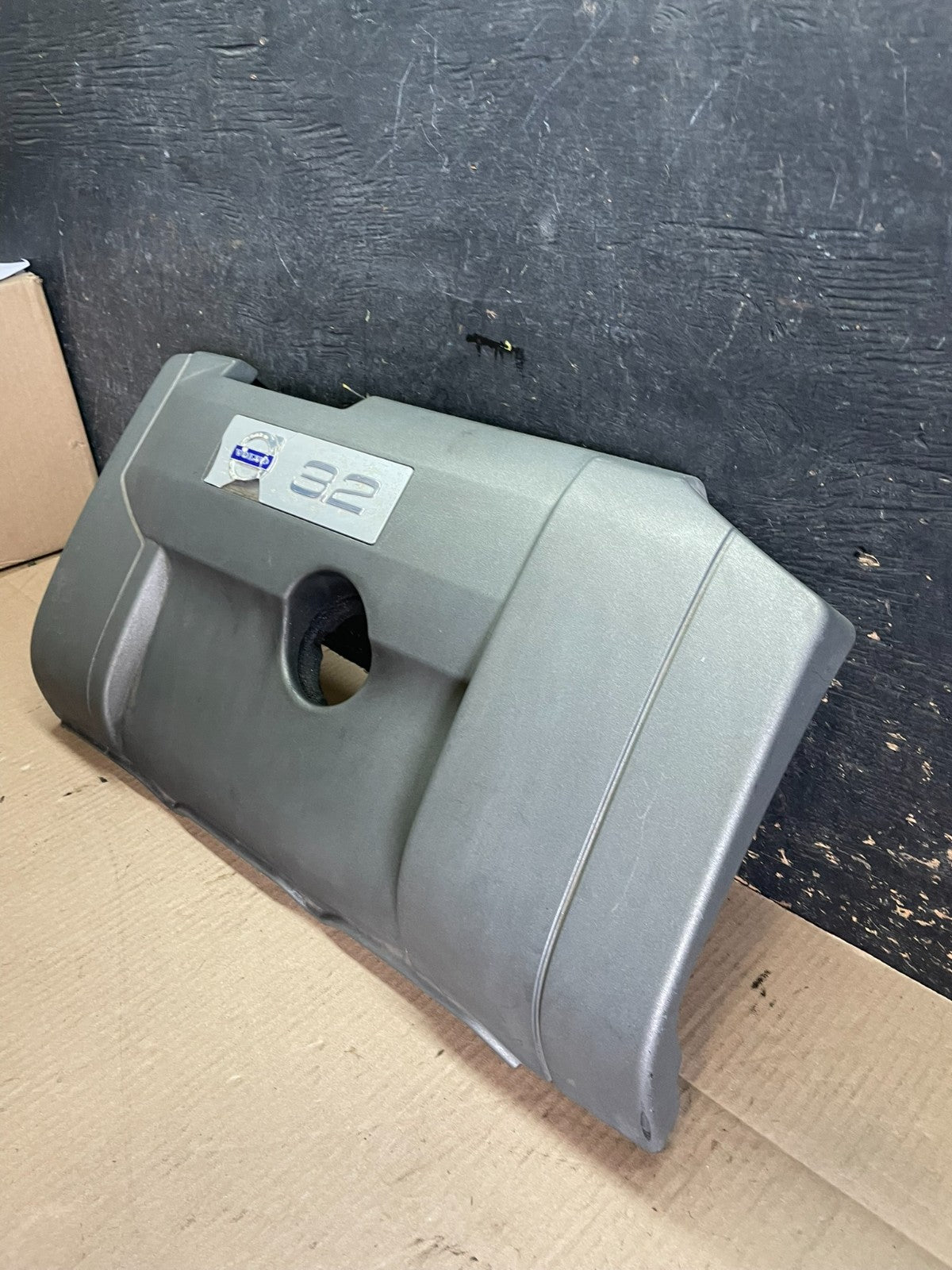 2007 to 2014 Volvo XC90 OEM 3.2L Upper Top Engine Motor Dust Cover Oem z8359 DG2